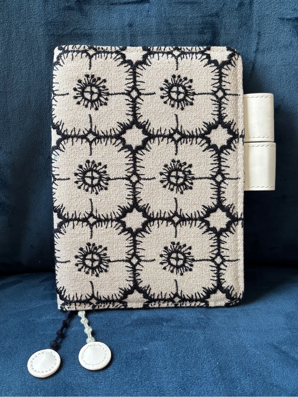 Hobonichi A6 - minä perhonen anemone (Beige)